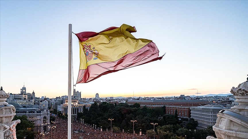 İspanyolların yüzde 66,2'si ülkelerinin gelecek yıllarda savaşa gireceğini düşünüyor