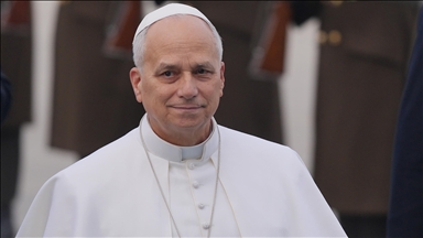 في أول زيارة خارجية.. بابا الفاتيكان يصل تركيا 