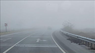 Çankırı-Ankara kara yolunda sis etkili oluyor