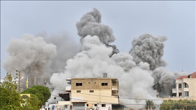 إسرائيل تقصف لبنان في الذكرى الأولى لوقف إطلاق النار 