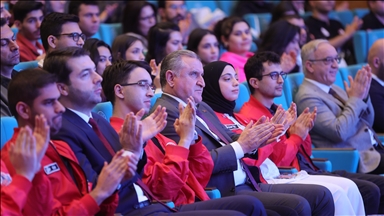 Bakan Bak, GSB Gençlik Merkezleri adına TEKNOFEST final yarışmalarına katılan gençlerle buluştu