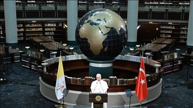 رئيس دولة الفاتيكان: الصراعات الراهنة تمهد لحرب عالمية ثالثة 