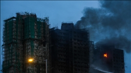 Asciende a 65 el número de muertos en el incendio del complejo de apartamentos en Hong Kong