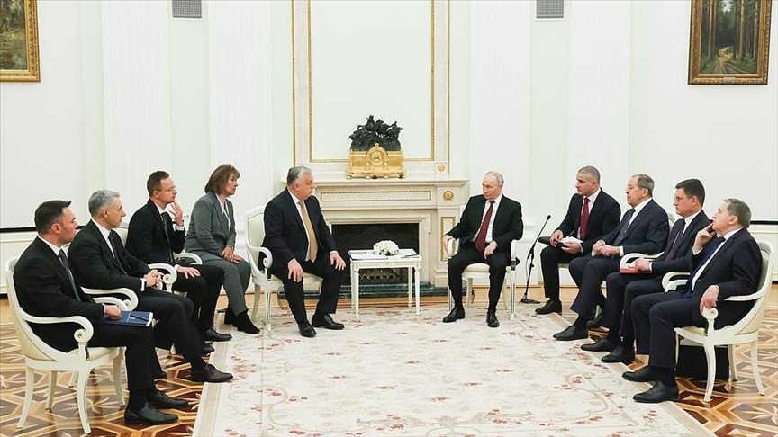 Канцлер Германии и премьер Словении раскритиковали визит Орбана в РФ