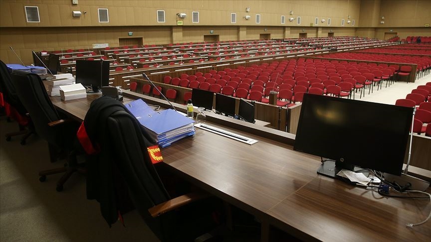 İzmir Büyükşehir Belediyesine yönelik "iş makinesi ve araç kiralanması hizmet alımı" davasında ara karar