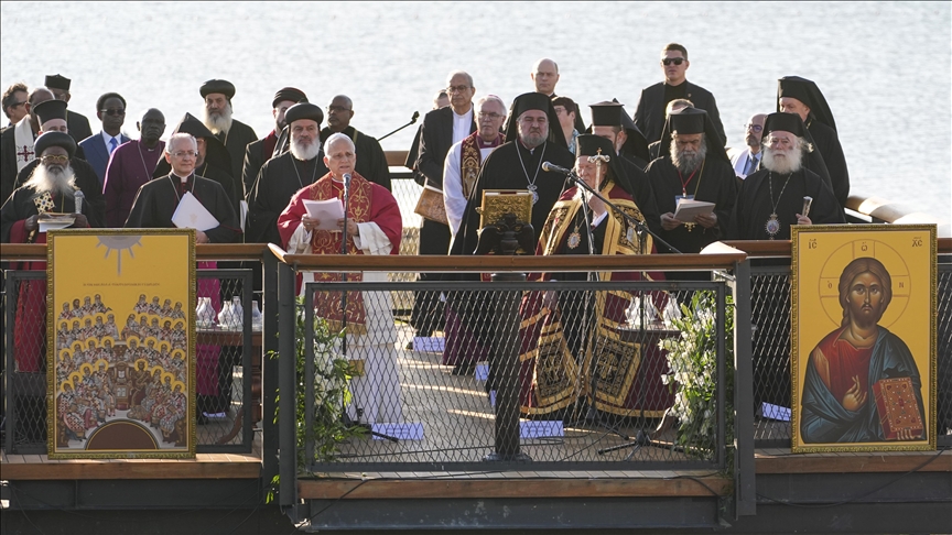 Глава Ватикана Папа Лев XIV принял участие в богослужении, состоявшемся в Изнике