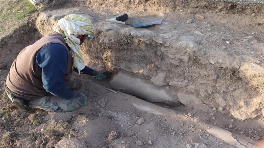 1,800-year-old statue unearthed in ancient city in Türkiye