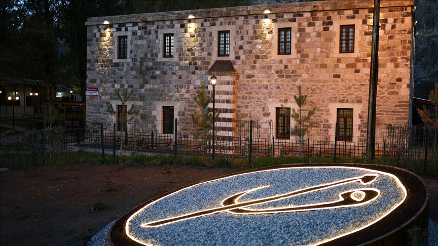 Tarih ve doğayla iç içe Horhor Cami, restorasyonun ardından cemaatiyle buluştu