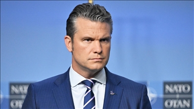 Pentagon chief visits US aircraft carrier in Caribbean amid tensions with Venezuela