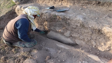 Blaundos Antik Kenti'nde 1800 yıllık heykel bulundu