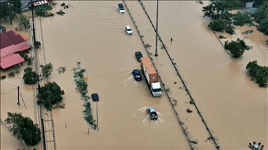 Число жертв наводнения на юге Таиланда возросло до 145