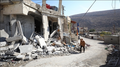 Anadolu filmon situatën e fundit në fshatin ku ushtria izraelite vrau 13 persona në Siri