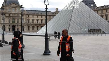Casse du Louvre : un quatrième membre présumé du commando écroué