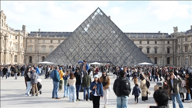 France charges 4th suspect in Louvre jewel heist