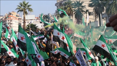 Siri, mbahen festime në përvjetorin e rrëzimit të regjimit të Asadit