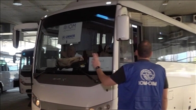 لبنان.. نحو 150 نازحا سوريا يعودون طوعا إلى بلادهم