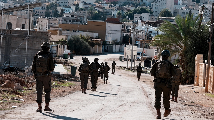  الجيش الإسرائيلي يقتحم مناطق بالضفة ويعتقل 4 فلسطينيين