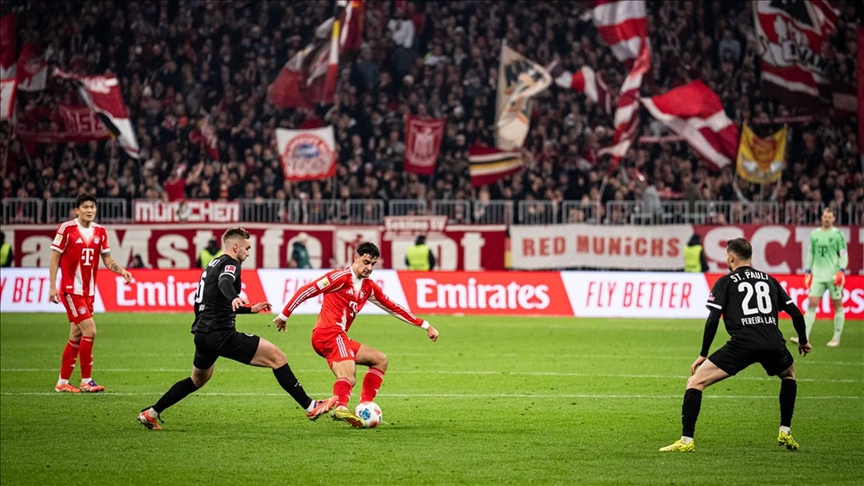 قدم.. بايرن ميونخ ينتزع فوزا متأخرا أمام سانت باولي 