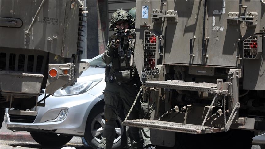 الضفة.. الجيش الإسرائيلي يصيب طاقم إسعاف ويعتقل 12 فلسطينيا