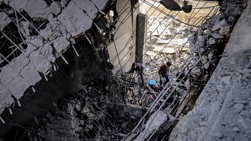 İsrail ateşkese rağmen, Gazze’nin birçok bölgesine gece boyunca yoğun saldırılar düzenledi