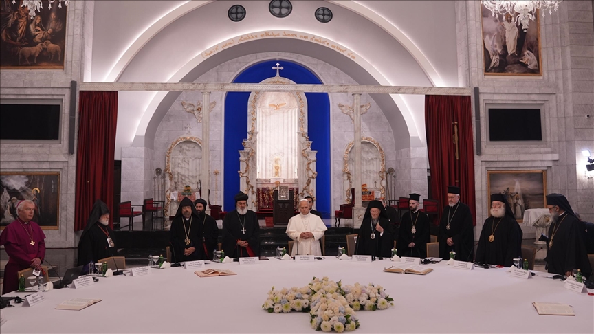 البابا ليو الرابع عشر يزور كنيسة مور أفرام السريانية بإسطنبول