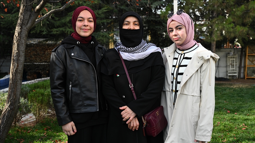 Vajza palestineze nga Gaza ribashkohet me nënën e saj pas dy vitesh