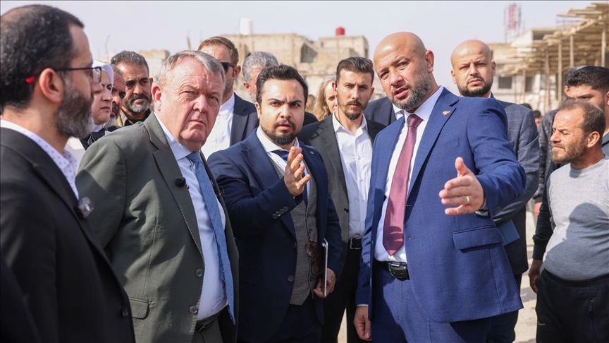 وزير خارجية الدنمارك يطلع على الدمار بحي تشرين في دمشق