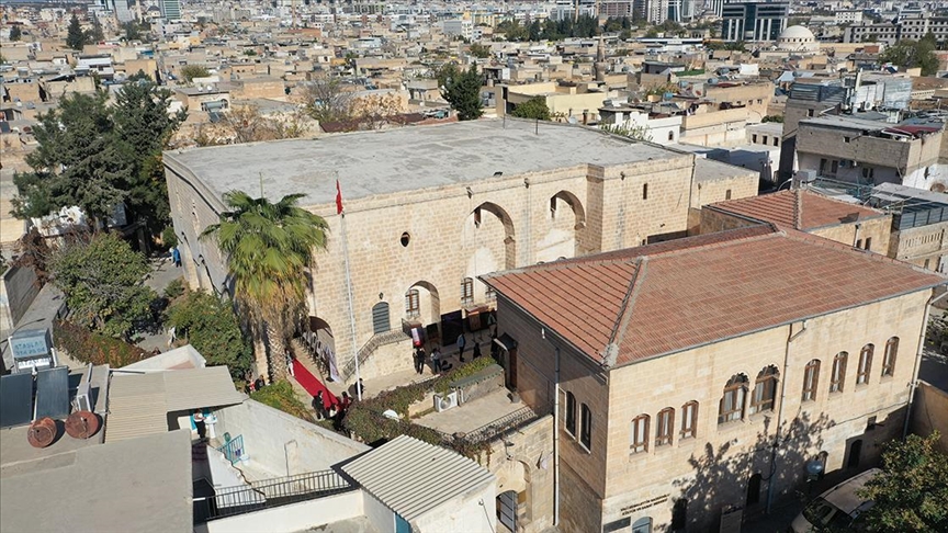 Şanlıurfa'da geçmişte kilise olarak kullanılan tarihi yapı kültürel etkinliklerle yeniden canlanıyor
