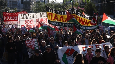 أثينا.. متظاهرون يطالبون بـ "حل حر وعادل" للشعب الفلسطيني
