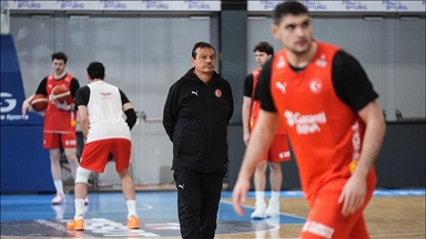 Ergin Ataman: Savunmada taviz vermeden ve hücumda kontrolü bırakmadan oynamamız lazım