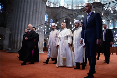 Papa Lav XIV posjetio Sultanahmetovu džamiju tokom posjete Turskoj