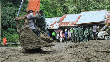 U poplavama na indonezijskom ostrvu Sumatra poginulo 116 osoba, 42 nestalih