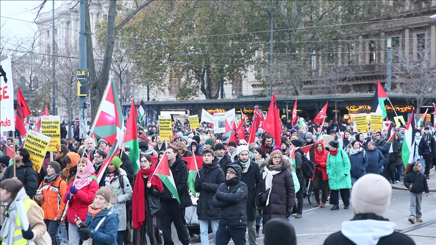 فيينا.. مئات ينددون بتمويل دول أوروبية الإبادة الإسرائيلية في غزة