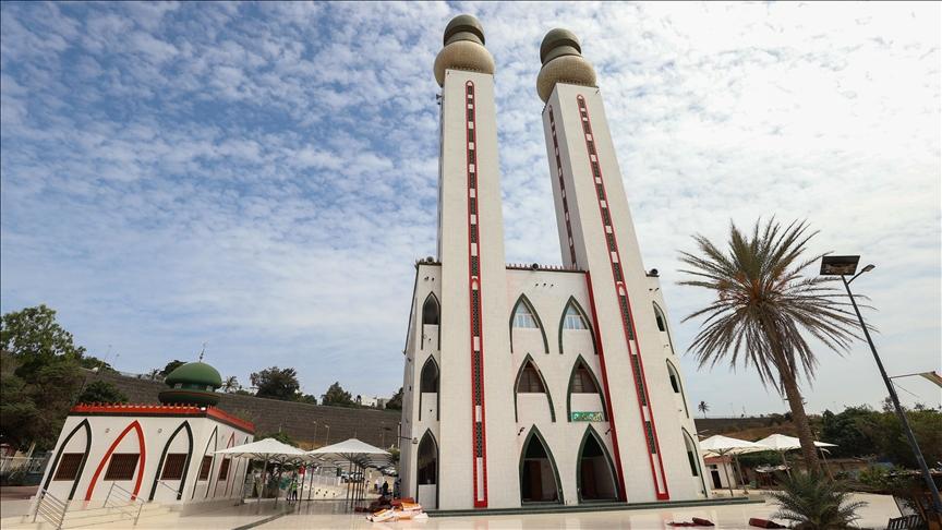 simboli-i-senegalit-xhamia-e-ndertuar-nga-endrra-e-nje-dijetari