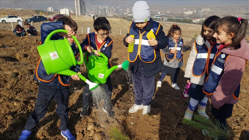 Başkentte öğrencilerin katılımıyla "İLBANK Hatıra Ormanı Karbon Yutak Alanı" oluşturuldu