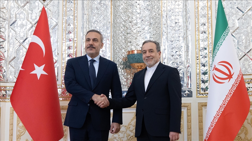 Turkish, Iranian foreign ministers pledge closer cooperation on trade, migration, regional issues