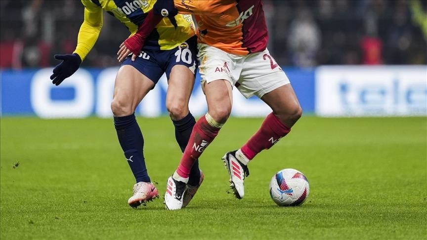 Fenerbahçe-Galatasaray derbisinde 15 futbolcu ilk heyecanını yaşamaya hazırlanıyor