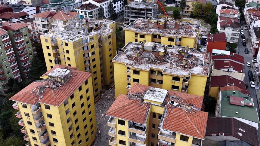 Bakan Kurum, Yarısı Bizden Kampanyası ile yeniden inşa edilecek Doğuş Sitesinin görüntülerini paylaştı
