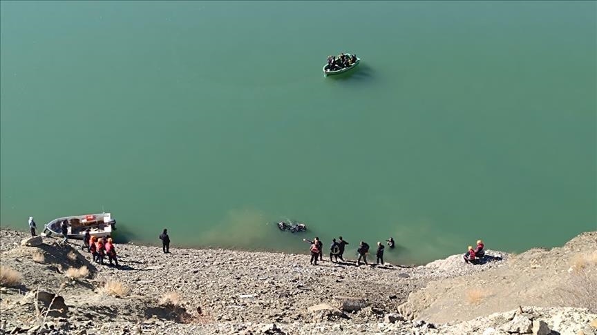 Li Wanê ji otomobîla ku totî bendavê bû cinazeyê kesê sêyem jî hat derxistin