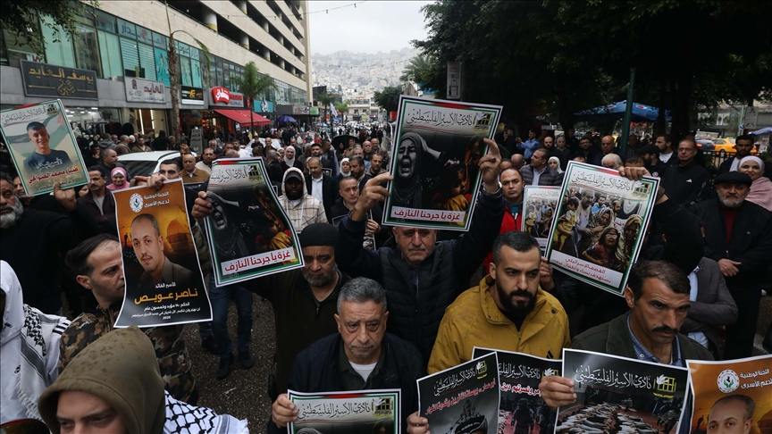 وقفتان برام الله ونابلس في اليوم العالمي للتضامن مع الشعب الفلسطيني