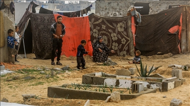 Borba za život u sjeni smrti: Palestinaci preživljavaju u šatorima podignutim na mezarju