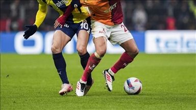 Fenerbahçe-Galatasaray derbisinde 15 futbolcu ilk heyecanını yaşamaya hazırlanıyor