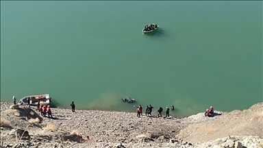 Li Wanê ji otomobîla ku totî bendavê bû cinazeyê kesê sêyem jî hat derxistin