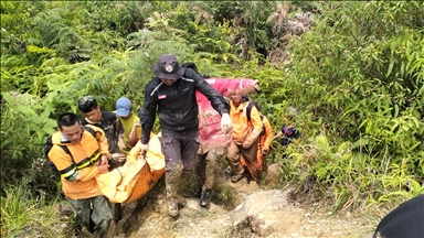 إندونيسيا.. ارتفاع قتلى الفيضانات والانهيارات الأرضية إلى 442