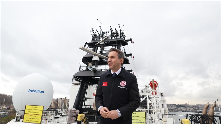 Bakan Bayraktar, Karadeniz'de görev yapacak 6. sondaj gemisinin çarşamba günü Mersin'de olacağını bildirdi