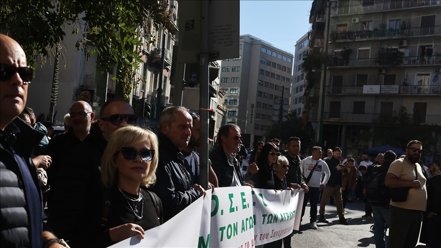 Grèce : Des agriculteurs s'affrontent avec la police lors des manifestations contre les retards de paiement