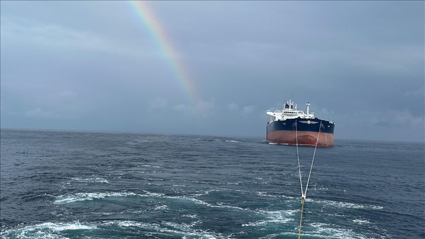 Судно «VIRAT», атакованное в Черном море, отбуксировано к берегам Стамбула