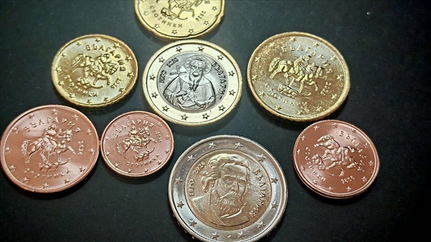 Bulgaristan'da ilk yerel avro örnekleri piyasaya sürüldü