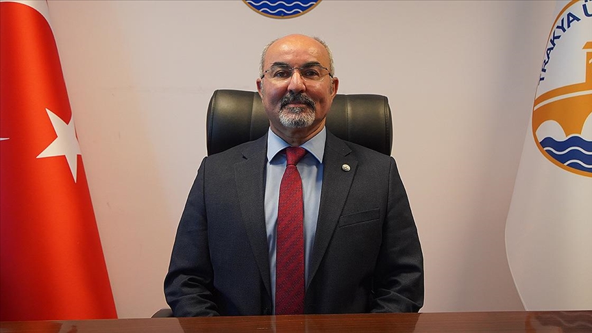 Kışın susuzluk hissi azalsa da günlük sıvı alımı düşürülmemeli