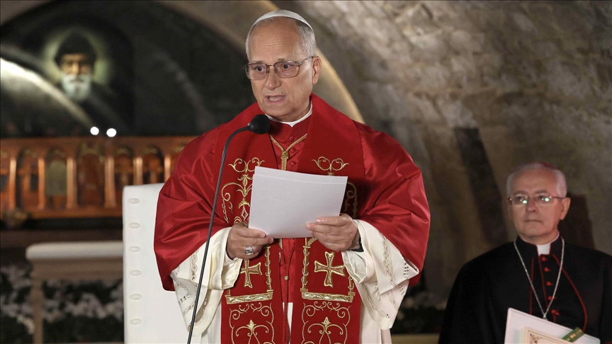 لبنان.. رئيس الفاتيكان ينتقد "ضجيج الأسلحة" ويطالب بالمحبة والوحدة